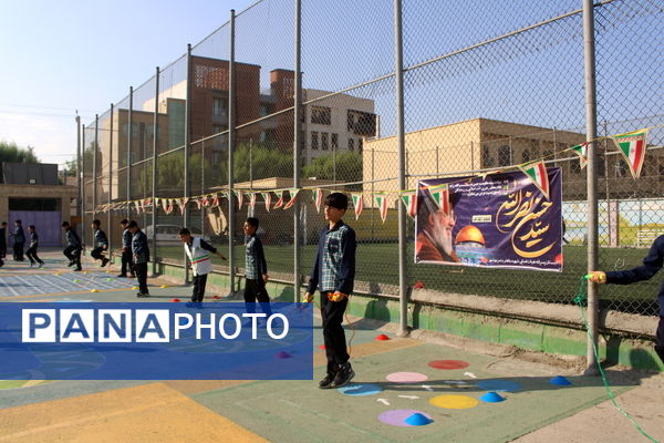 زنگ تربیت‌بدنی و ورزش در دبستان شهید باهنر پسرانه بوشهر 