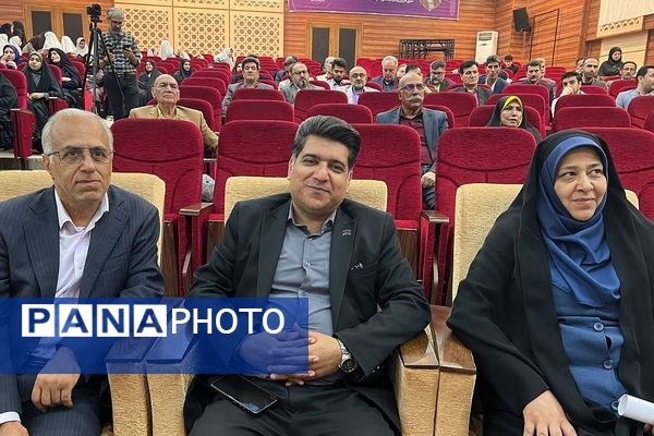 همایش بزرگ تجلیل از معلمان برتر و سرآمد در رودهن 