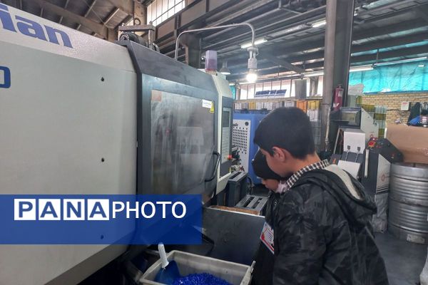 علم در صحنه عمل؛ گردش علمی دانش‌آموزان باقرالعلوم در کارخانه کیان صفا