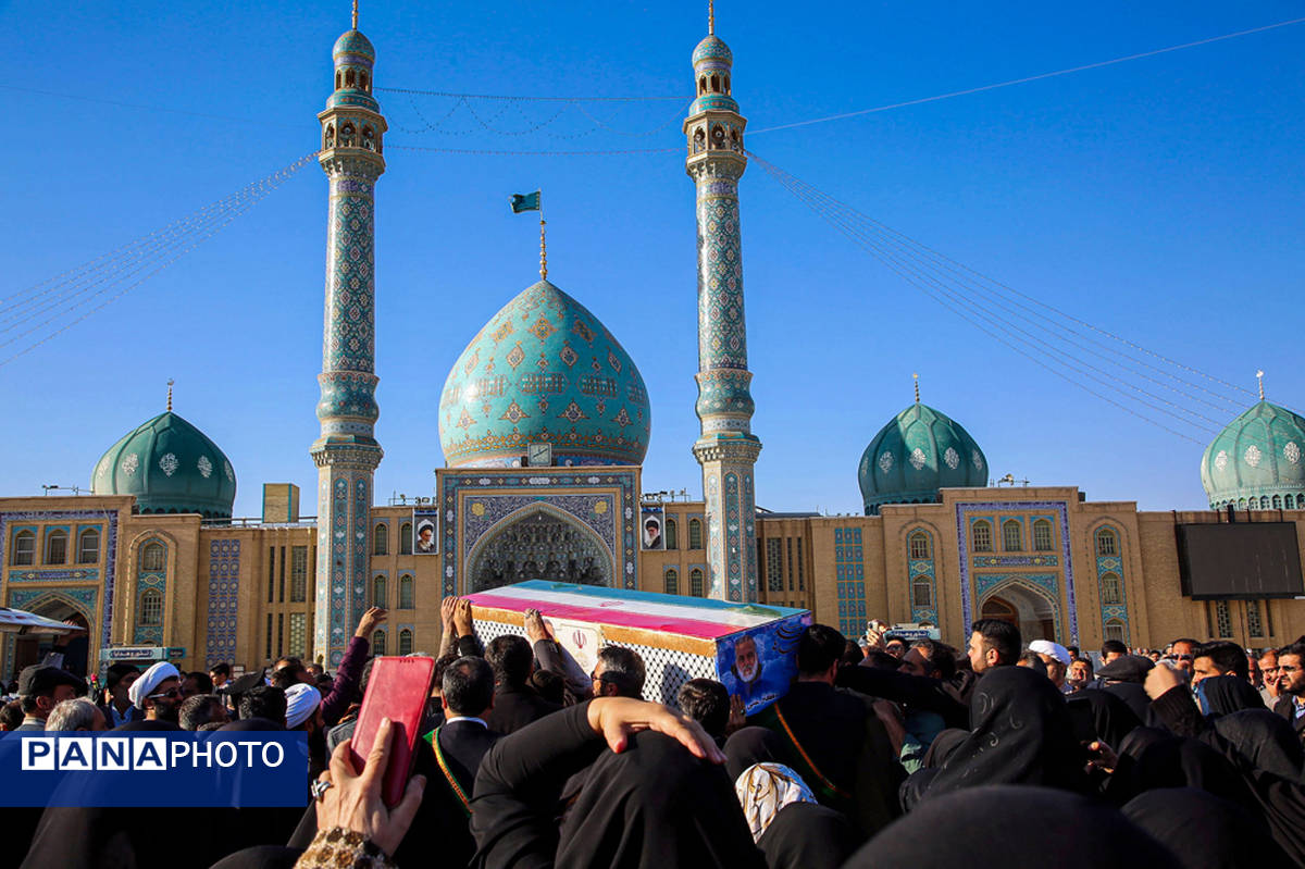 تشییع شهید علی حیدری پزشک مستقر در بیروت در مسجد مقدس جمکران