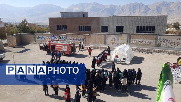 برگزاری مانور پدافند غیرعامل در آموزشگاه سمیه ناغان 