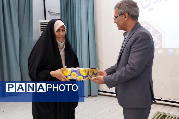 مراسم تجلیل از معاونین پرورشی، مربیان تربیتی و مشاورین مدارس منطقه کهریزک 