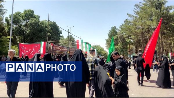 پیاده‌روی جاماندگان اربعین با حضور پرشور مردم حسینی نیشابور