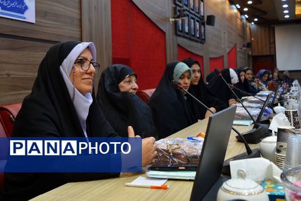 بدرقه دانش‌آموزان عمره‌گزار دختر شهرستان‌های استان تهران