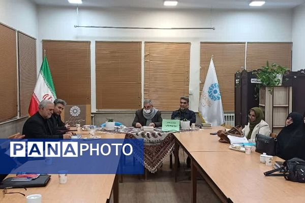 روایت قلم‌های ماندگار؛ پنجمین نشست کتابخوانی پیشکسوتان در پیشوا