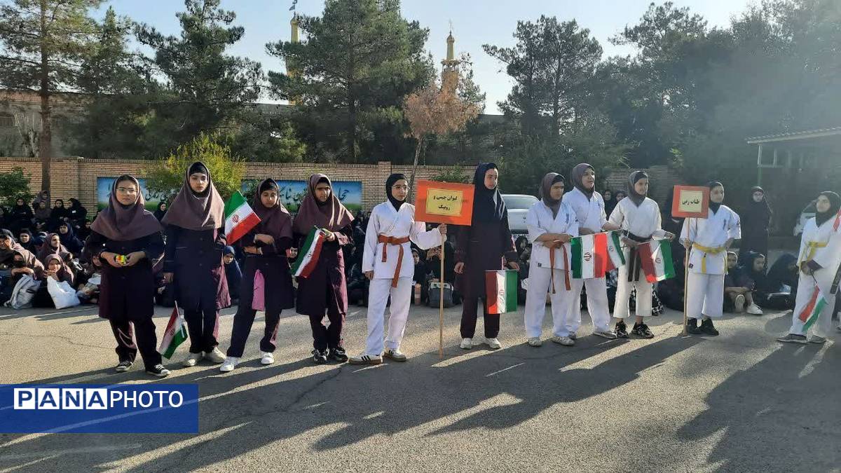 المپیاد ورزشی دبیرستان شاهد نسیم سبحان یزد؛ روزی پر از شور، رقابت و دوستی