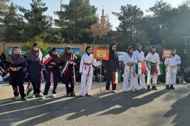 المپیاد ورزشی دبیرستان شاهد نسیم سبحان یزد؛ روزی پر از شور، رقابت و دوستی