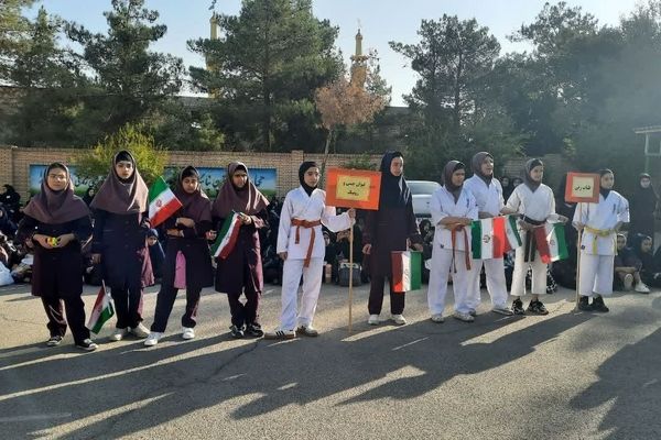 المپیاد ورزشی دبیرستان شاهد نسیم سبحان یزد؛ روزی پر از شور، رقابت و دوستی