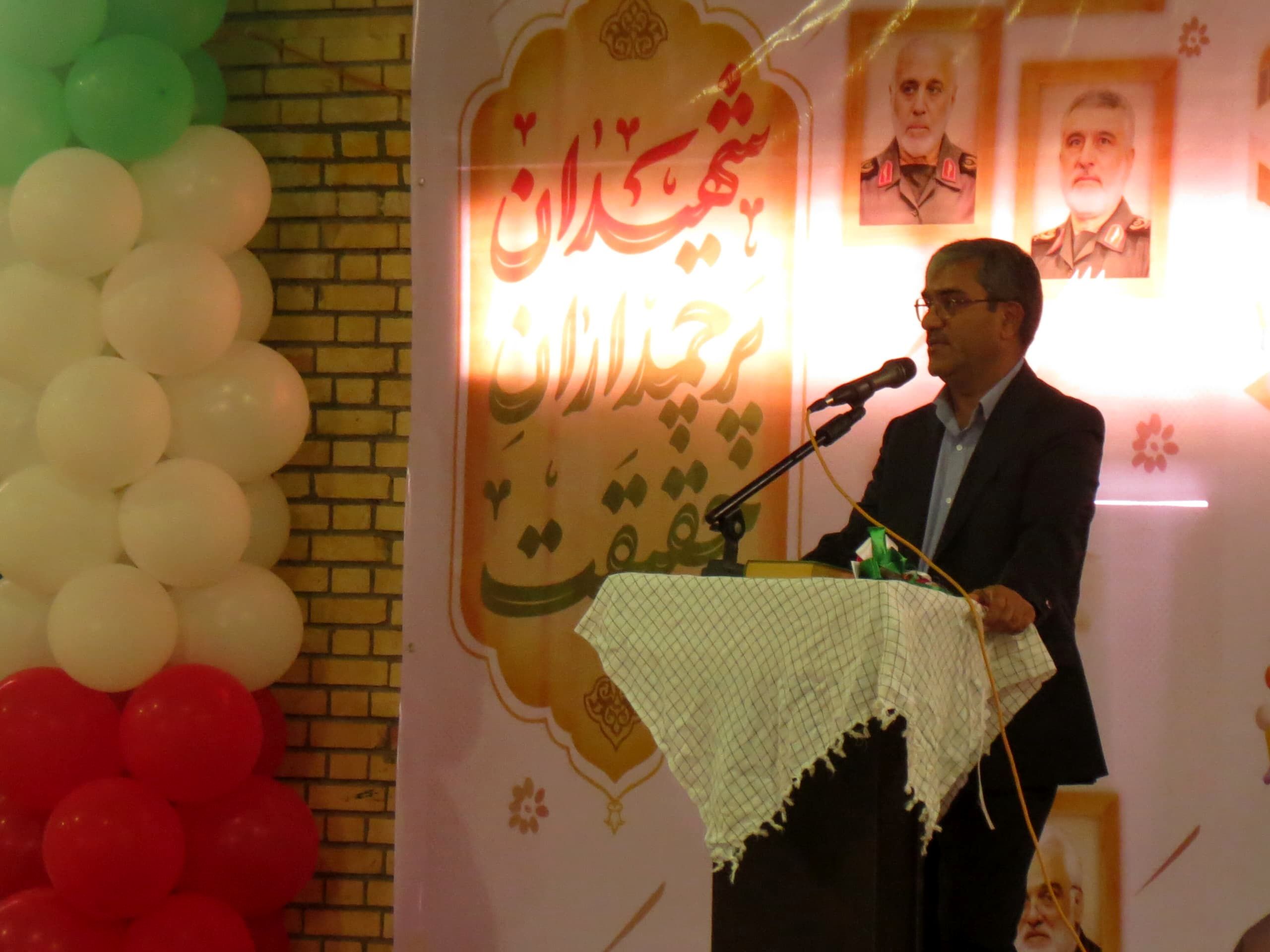 آغاز سال تحصیلی با ۱۶ هزار دانش‌آموز در بندرخمیر 