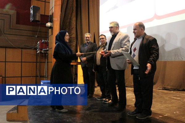 نشست انجمن اولیا و مربیان هنرستان امام علی(ع) فیروزکوه