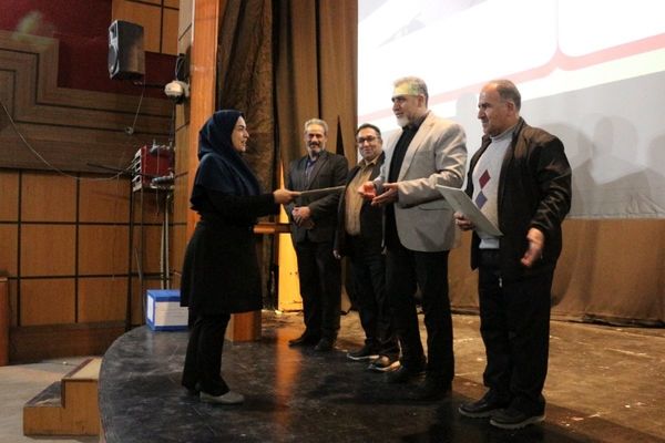 نشست انجمن اولیا و مربیان هنرستان امام علی(ع) فیروزکوه