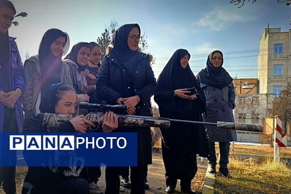 اردوی دانش‌آموزی تمشک مدارس دخترانه انصار و بعثت در زنجان