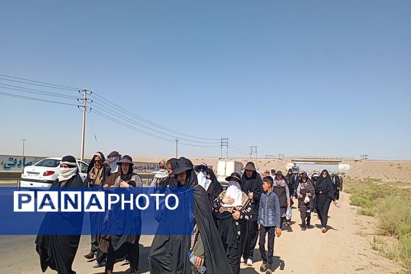 قدم به قدم به سوی نور کاروان پیاده روی از فیروزه به سمت مشهد مقدس