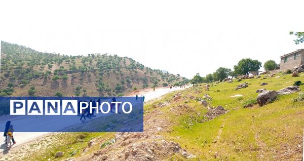 پیاده‌روی اهالی روستای رفن به مناسبت هفته سلامت