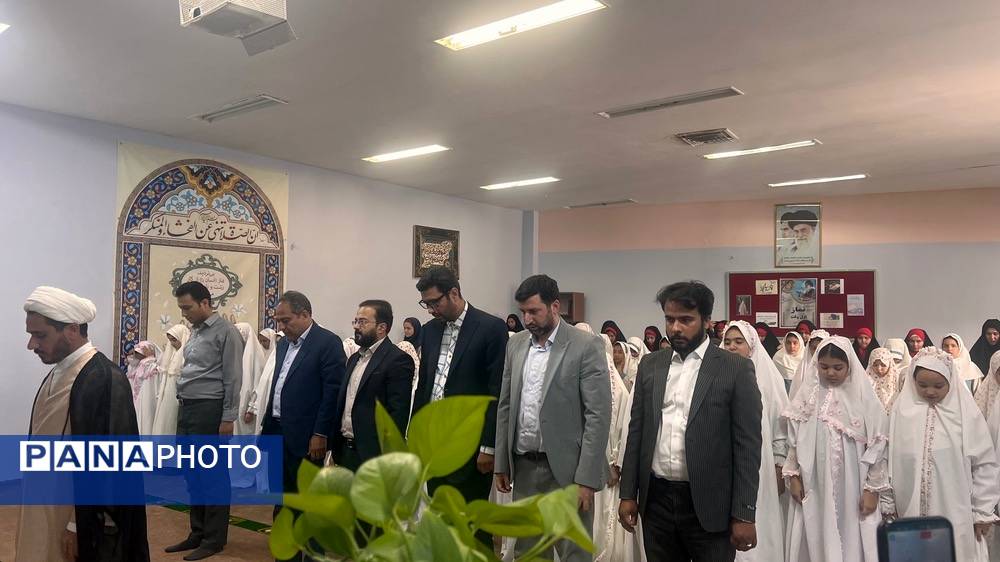 طنین انداز شدن زنگ نماز در دبستان لطیفه 