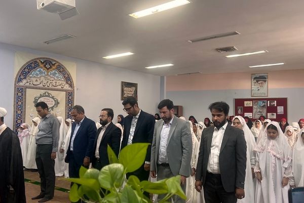 طنین انداز شدن زنگ نماز در دبستان لطیفه 