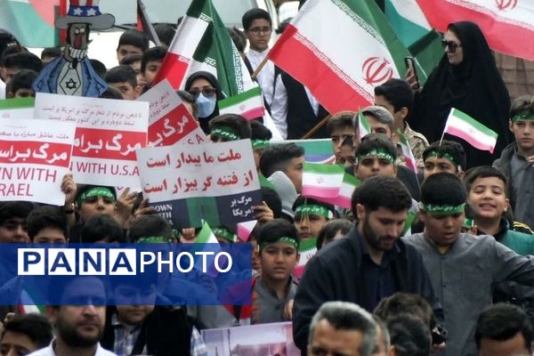 حضور پرشکوه دانش‌آموزان کهریزک و باقرشهر در راهپیمایی ۱۳ آبان