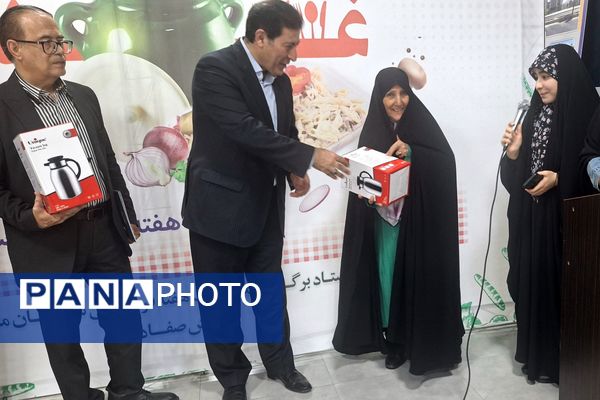 جشنواره غذای ایرانی به مناسبت هفته فرهنگی در فرهنگسرای بعثت صفادشت 