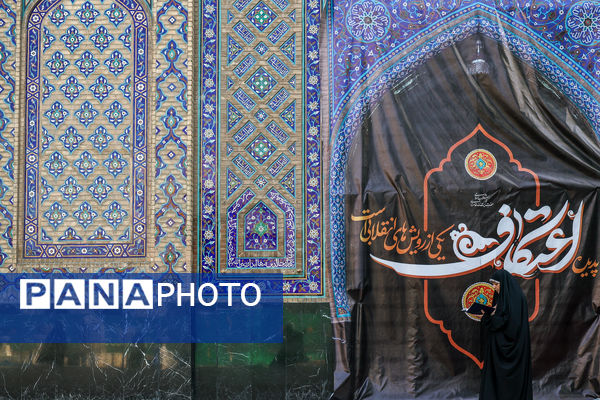 قرائت دعای‌ام داوود در حرم مطهر رضوی 