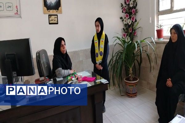 اولین جلسه شورای دانش آموزی در دبیرستان شهید مجید دهنوی  نیشابور