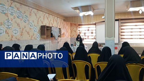 یادواره شهدا؛ عطر ایثار در دبیرستان نمونه محمودیه پیچید