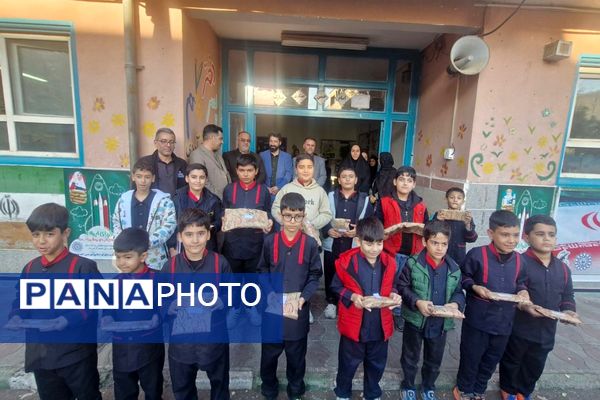 هفته کتاب و کتاب خوانی در مدارس فشافویه؛ فرصتی برای رشد فرهنگی دانش آموزان