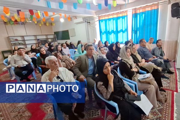 جلسه انجمن اولیا و مربیان در دبیرستان رازی