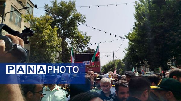 حضور باشکوه مردم کرج در مراسم تشییع جمعی از شهدا حمله رژیم صهیونیستی