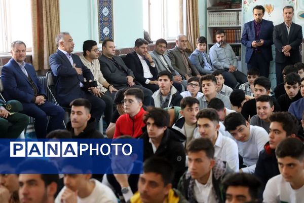 آیین نواخته شدن زنگ نماز در مدارس آذربایجان شرقی با حضور معاون آموزش متوسطه وزارت آموزش و پرورش