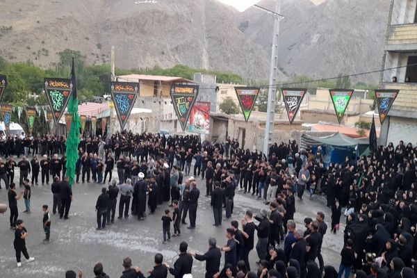 مراسم سوگواری، علم گردانی در روستای گرمدره 
