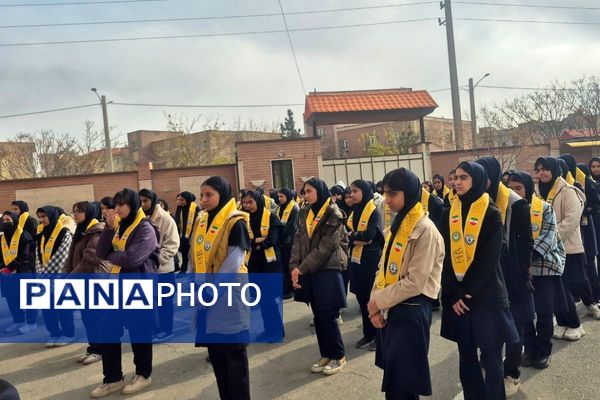 هفته فرهنگی و هنری «ماها» در دبیرستان فرزانگان۱