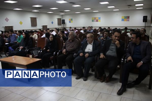 اختتامیه جشنواره علمی - هنری پرچمداران گام دوم انقلاب در سمنان