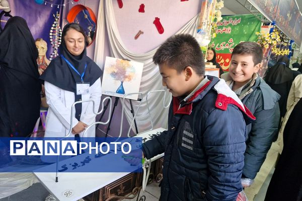 بازدید دانش آموزان ناحیه دو شهرری از نمایشگاه پژوهش اداره کل شهرستانهای استان تهران 