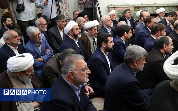 دیدار جمعی از مسئولان ارشد سه قوه با رهبر انقلاب