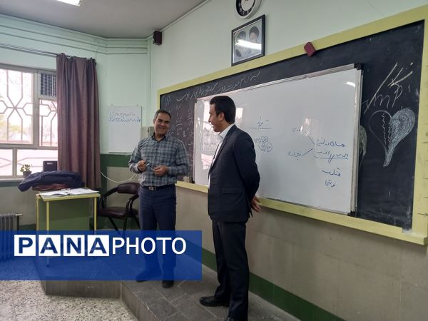 کلاس های تقویتی دبیرستان نمونه آیت الله خامنه‌ای کاشمر
