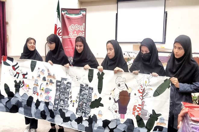 نقاشی از دل کودکان غزه؛ صدای خلاقیت دانش‌آموزان پیشتاز در ایستگاه پایانی اردوی تمشک