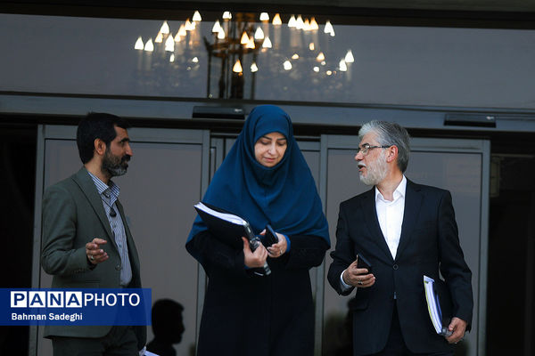 حاشیه جلسه هیات دولت - ۲۵مهر
