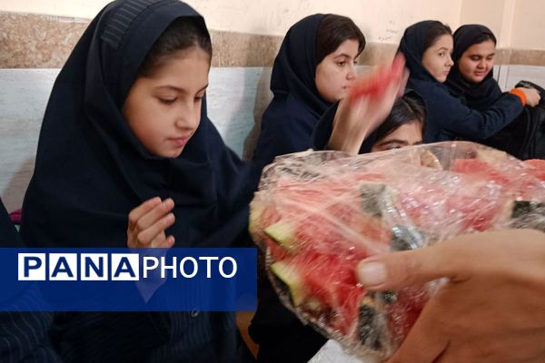 برگزاری مراسم جشن یلدا در مدرسه مهرآیین و مدرسه مریم بهارستان۲