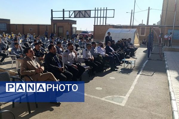 مراسم پدافند غیرعامل در دبیرستان بشارت بهارستاندو