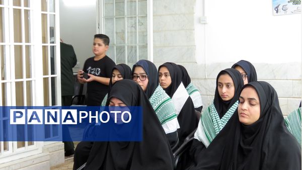 دیدار فرمانده واحدهای آموزشگاه‌های شهرستان خلیل‌آباد با امام جمعه