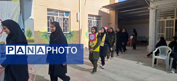 افتتاحیه المپیاد ورزشی در دبیرستان فرزانگان دوره اول 