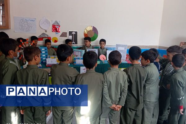 خلاقیت و آموزش در کنار هم؛ نمایشگاه بازی یادگیری در آموزشگاه شهید رجایی