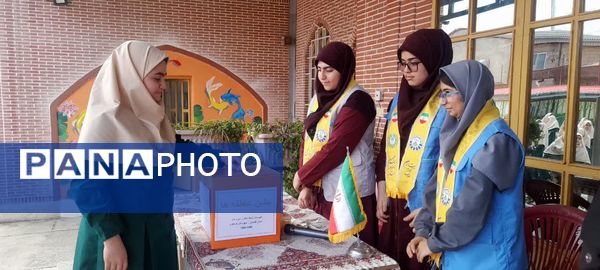 جشن عاطفه‌ها در دبیرستان دوره اول شاهد دخترانه شهرستان کردکوی