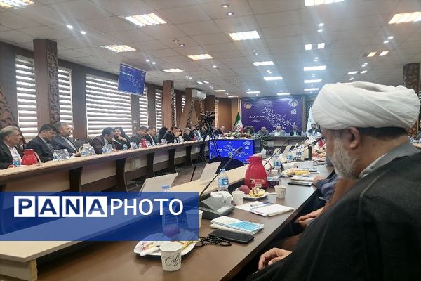 نشست مشترک اعضای کمیسیون آموزش و تحقیقات مجلس، مدیران آموزش و پررش استان خراسان رضوی و وزیر آموزش وپرورش در مشهد