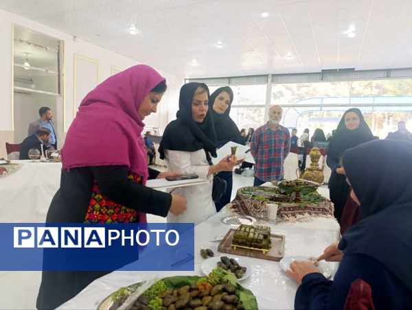 برگزاری دهمین جشنواره تاک پلو در شهرستان خلیل آباد