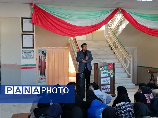 نمایشگاه کارآفرینی هنرستان عصمتیه نوخندان