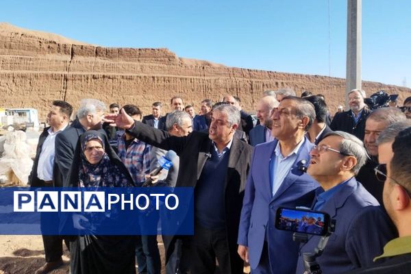 بازدید معاون اجرایی رئیس‌جمهور از طرح فاضلاب پرند