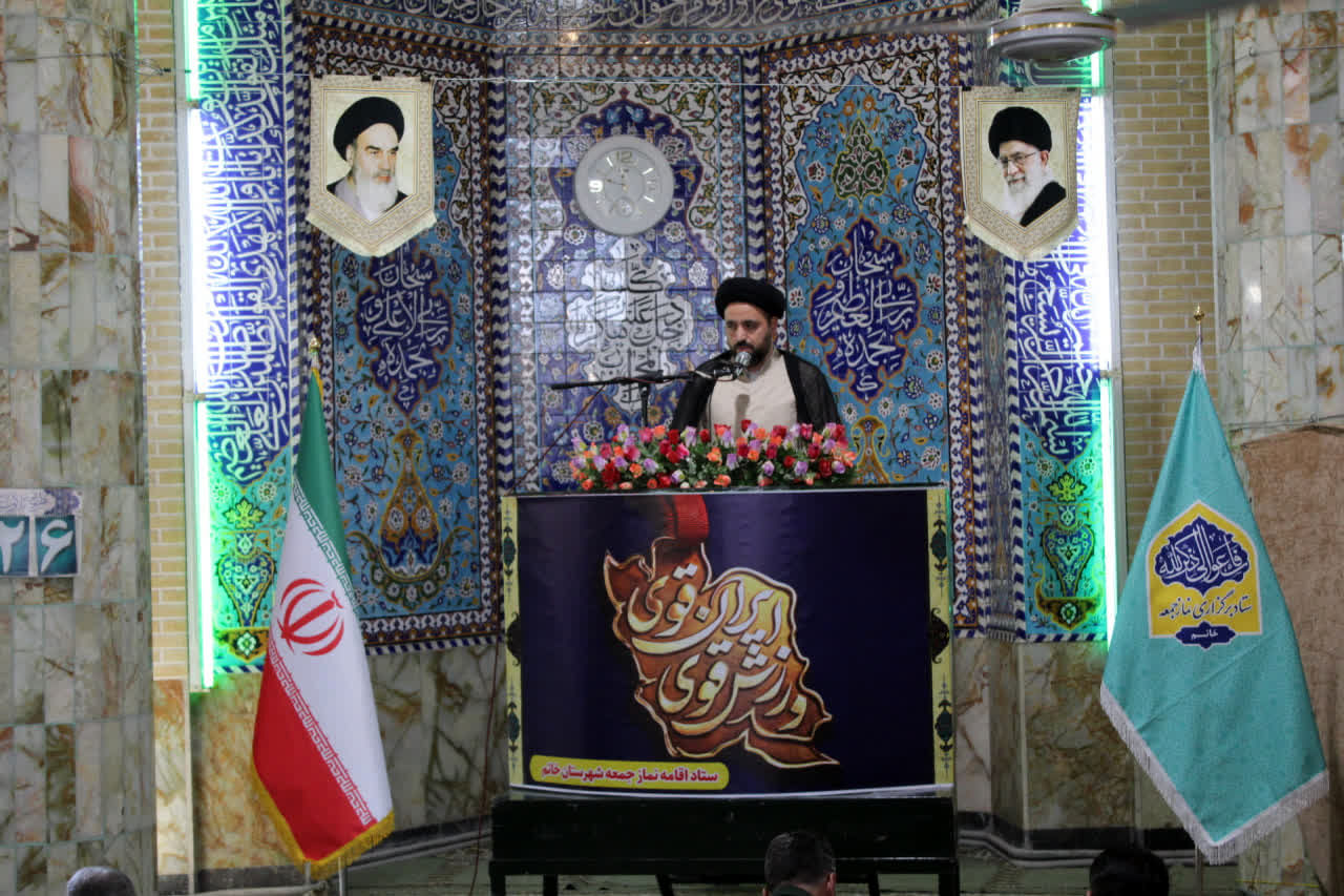 سلاح اصلی دشمن استفاده از شبکه های مجازی و وارونه نشان دادن واقعیت است 