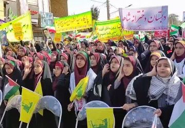 دانش آموزان میبدی خط مقدم مبارزه با استکبار 