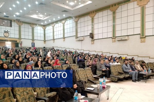 آیین تقدیر از معماران خشت اول ، معلمان اول ابتدایی